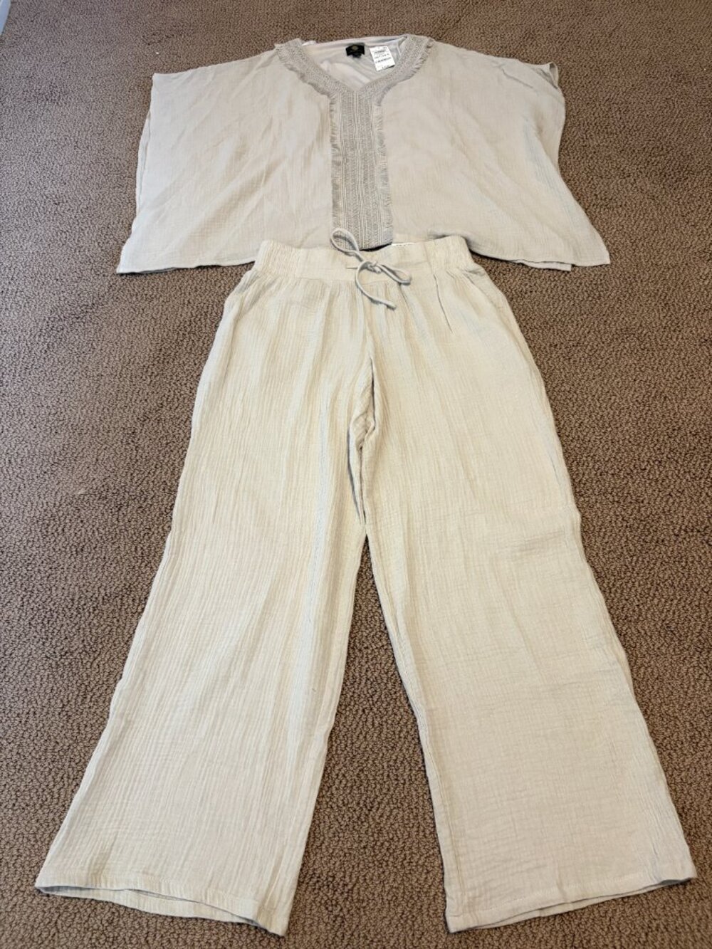 JM Collection PXS 2‑Piece Embroidered V‑Neck Blouse & Pants Set NWT